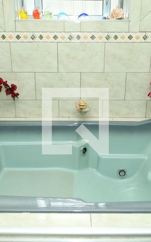 Casa para alugar com 120m², 3 quartos e 6 vagasBanheiro 1 - Suíte