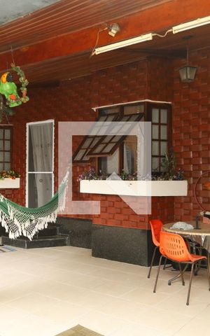 Casa para alugar com 120m², 3 quartos e 6 vagasQuintal e Churrasqueira