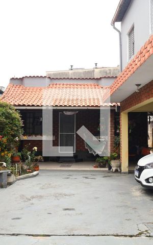 Casa para alugar com 120m², 3 quartos e 6 vagasQuintal e Garagem