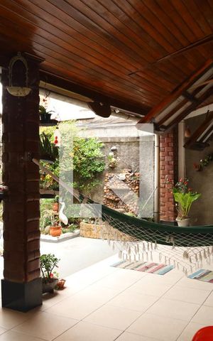 Casa para alugar com 120m², 3 quartos e 6 vagasQuintal e Churrasqueira