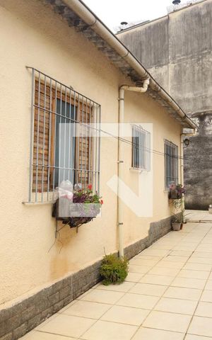 Casa para alugar com 120m², 3 quartos e 6 vagasQuintal