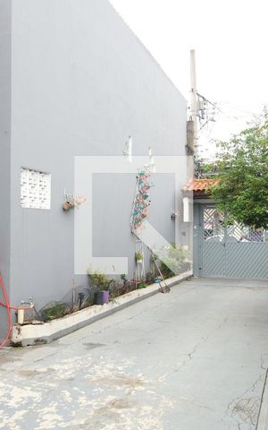 Casa para alugar com 120m², 3 quartos e 6 vagasQuintal e Garagem