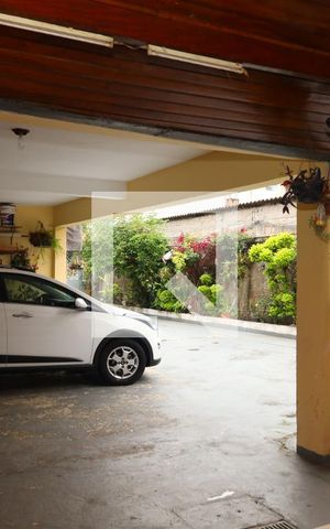 Casa para alugar com 120m², 3 quartos e 6 vagasQuintal
