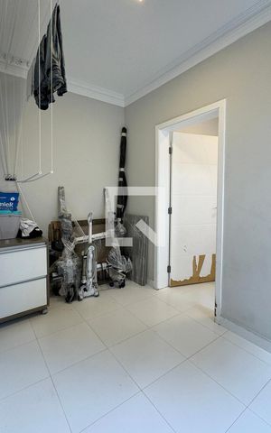 Casa de condomínio à venda com 453m², 3 quartos e 4 vagasQuarto de Serviço