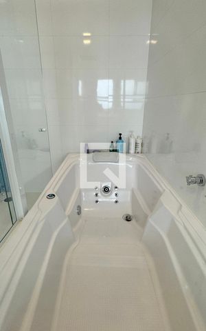 Casa de condomínio à venda com 453m², 3 quartos e 4 vagasBanheiro da Suíte 3