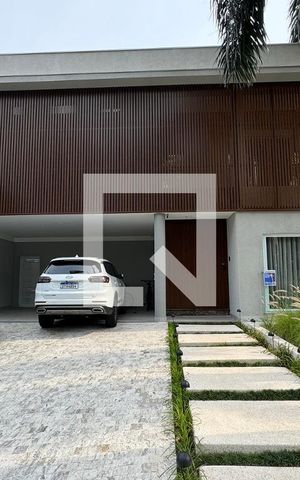 Casa de condomínio à venda com 453m², 3 quartos e 4 vagasFachada