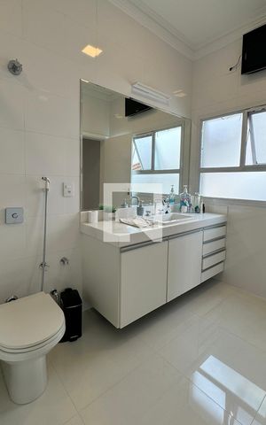 Casa de condomínio à venda com 453m², 3 quartos e 4 vagasBanheiro da Suíte 3