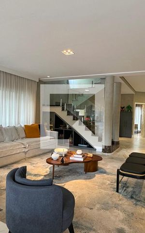 Casa de condomínio à venda com 453m², 3 quartos e 4 vagasSala