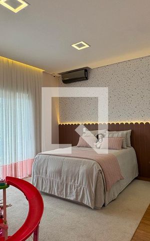 Casa de condomínio à venda com 453m², 3 quartos e 4 vagasSuíte 2