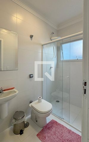 Casa de condomínio à venda com 453m², 3 quartos e 4 vagasBanheiro de serviço