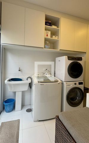 Casa de condomínio à venda com 453m², 3 quartos e 4 vagasÁrea de Serviço