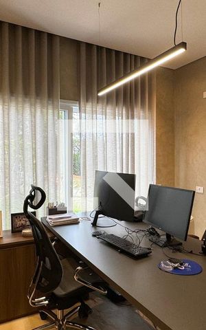 Casa de condomínio à venda com 453m², 3 quartos e 4 vagasEscritório