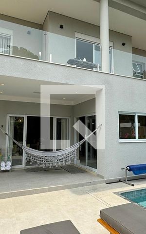 Casa de condomínio à venda com 453m², 3 quartos e 4 vagasPiscina