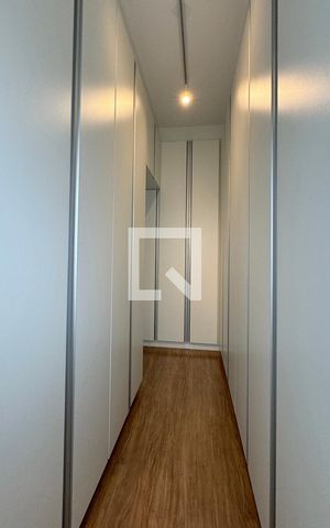 Casa de condomínio à venda com 453m², 3 quartos e 4 vagasCloset da suíte 2