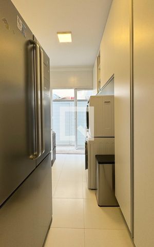 Casa de condomínio à venda com 453m², 3 quartos e 4 vagasÁrea de Serviço