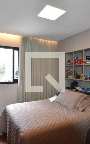 Apartamento à venda com 216m², 4 quartos e 4 vagas Apartamento à venda com 216m², 4 quartos e 4 vagasQuarto 1