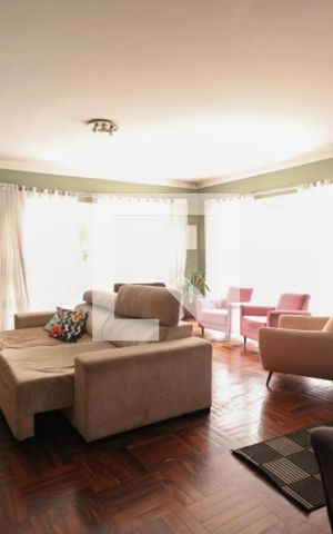 Casa à venda com 400m², 4 quartos e 8 vagas Casa à venda com 400m², 4 quartos e 8 vagasSala