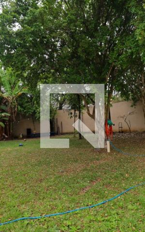 Casa à venda com 400m², 4 quartos e 8 vagas Casa à venda com 400m², 4 quartos e 8 vagasJardim