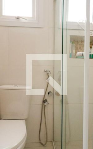Casa à venda com 400m², 4 quartos e 8 vagas Casa à venda com 400m², 4 quartos e 8 vagasBanheiro da Suíte 1