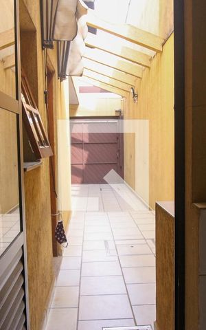 Casa à venda com 220m², 3 quartos e 2 vagas Casa à venda com 220m², 3 quartos e 2 vagasCorredor
