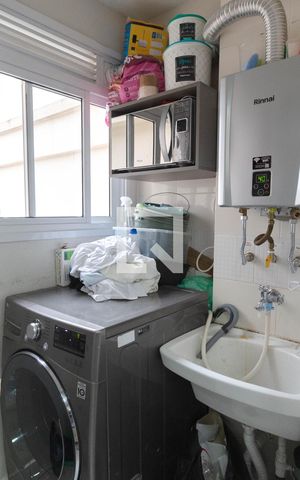 Apartamento para alugar com 128m², 3 quartos e 2 vagas Apartamento para alugar com 128m², 3 quartos e 2 vagasCozinha e Área de Serviço