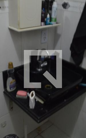 Casa de condomínio à venda com 180m², 4 quartos e 1 vaga Casa de condomínio à venda com 180m², 4 quartos e 1 vagaBanheiro