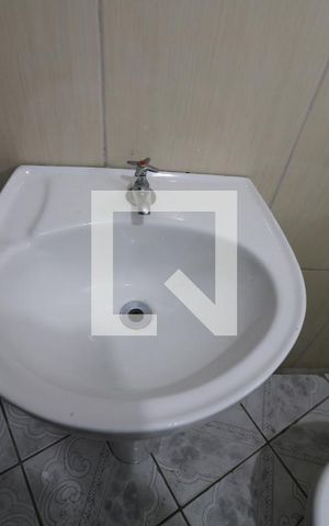 Casa para alugar com 70m², 2 quartos e 1 vagaBanheiro - Pia