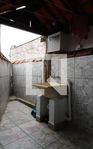 Casa para alugar com 70m², 2 quartos e 1 vagaÁrea de Serviço