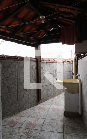 Casa para alugar com 70m², 2 quartos e 1 vagaÁrea de Serviço