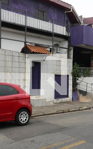 Casa para alugar com 70m², 2 quartos e 1 vagaFachada