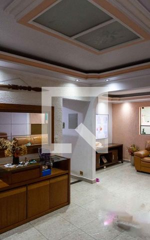 Casa à venda com 241m², 3 quartos e 3 vagasSala