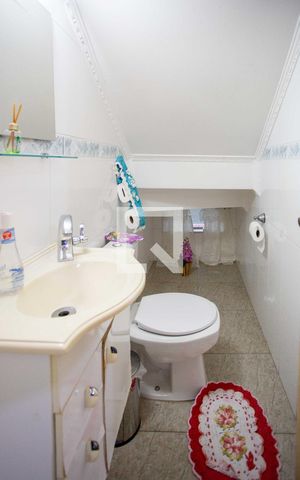 Casa à venda com 241m², 3 quartos e 3 vagasLavabo