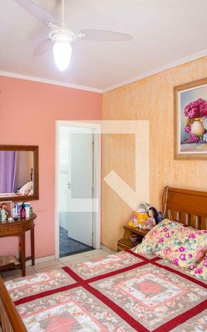 Casa à venda com 241m², 3 quartos e 3 vagasQuarto Suíte