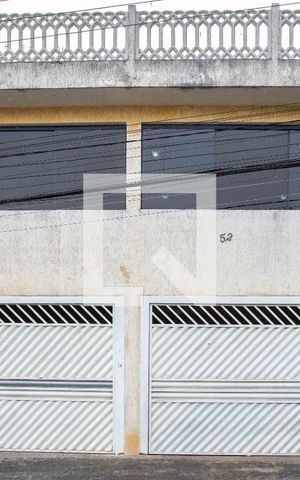 Casa à venda com 241m², 3 quartos e 3 vagasFachada