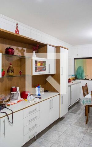 Casa à venda com 241m², 3 quartos e 3 vagasCozinha