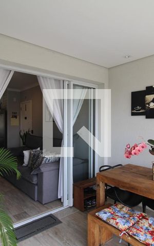 Apartamento à venda com 64m², 2 quartos e 1 vagaSala / Cozinha - Varanda