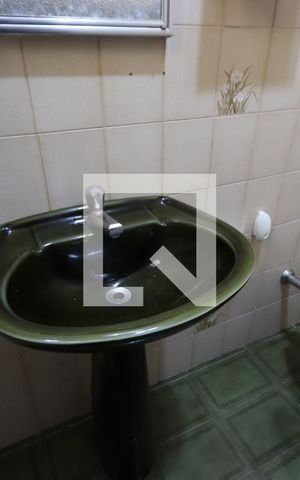 Casa à venda com 328m², 2 quartos e 2 vagasBanheiro 3