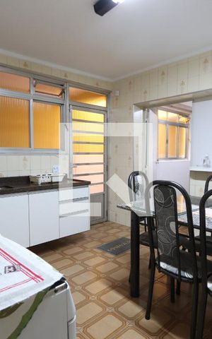 Casa à venda com 328m², 2 quartos e 2 vagasCozinha