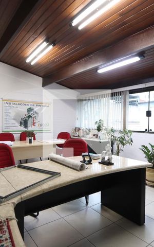 Casa à venda com 328m², 2 quartos e 2 vagasSala 2