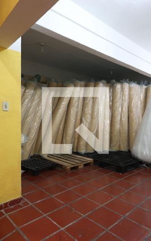 Casa à venda com 328m², 2 quartos e 2 vagasSalão