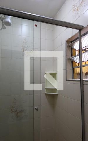 Casa à venda com 328m², 2 quartos e 2 vagasBanheiro da Suíte 1