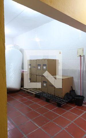 Casa à venda com 328m², 2 quartos e 2 vagasSalão