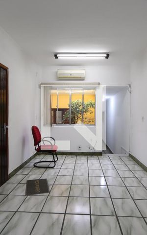 Casa à venda com 328m², 2 quartos e 2 vagasSuíte 1