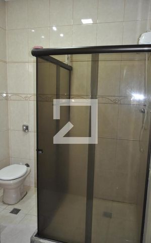 Casa à venda com 200m², 3 quartos e 4 vagasBanheiro do Quarto 1
