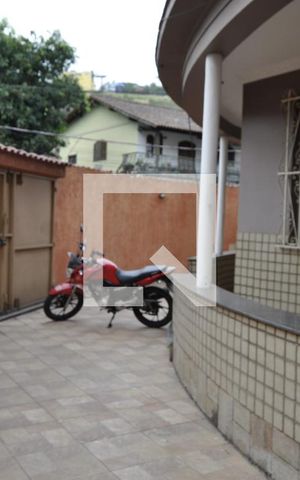 Casa à venda com 200m², 3 quartos e 4 vagasÁrea Externa