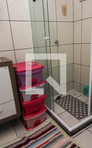 Apartamento à venda com 43m², 2 quartos e 1 vaga Apartamento à venda com 43m², 2 quartos e 1 vagaBanheiro