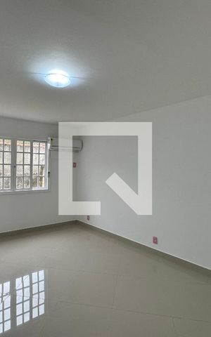 Apartamento à venda com 90m², 2 quartos e 1 vaga Apartamento à venda com 90m², 2 quartos e 1 vagaSuite 2