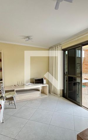 Apartamento à venda com 370m², 4 quartos e 3 vagas Apartamento à venda com 370m², 4 quartos e 3 vagasSala - Segundo andar