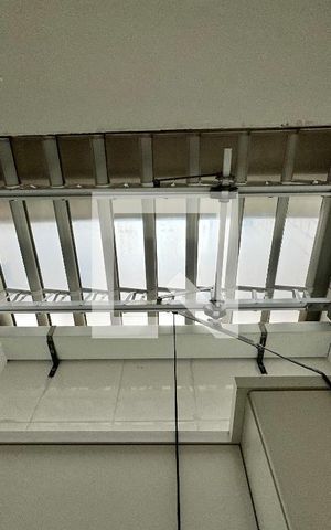 Apartamento à venda com 370m², 4 quartos e 3 vagas Apartamento à venda com 370m², 4 quartos e 3 vagasÁrea de Serviço (Segundo Andar) - Detalhe do teto