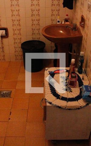 Casa à venda com 480m², 1 quarto e sem vaga Casa à venda com 480m², 1 quarto e sem vagaBANHEIRO